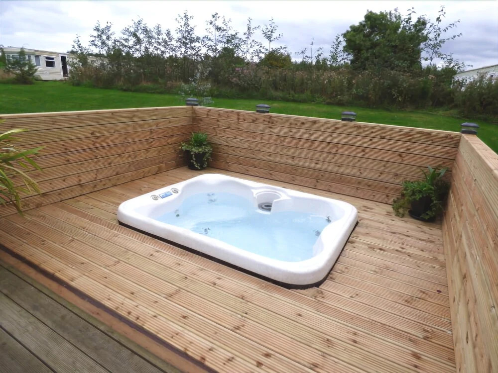 Jasmine Lodge, 2 bedroom with hot tub - Felmoor Park