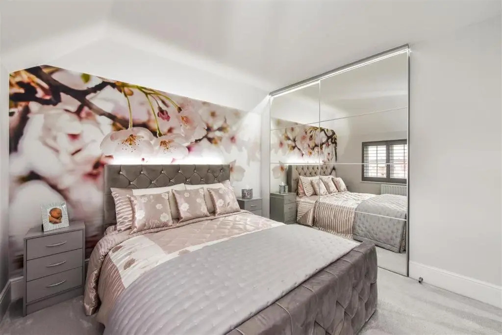 Luxury 4 Bedroom Detached House