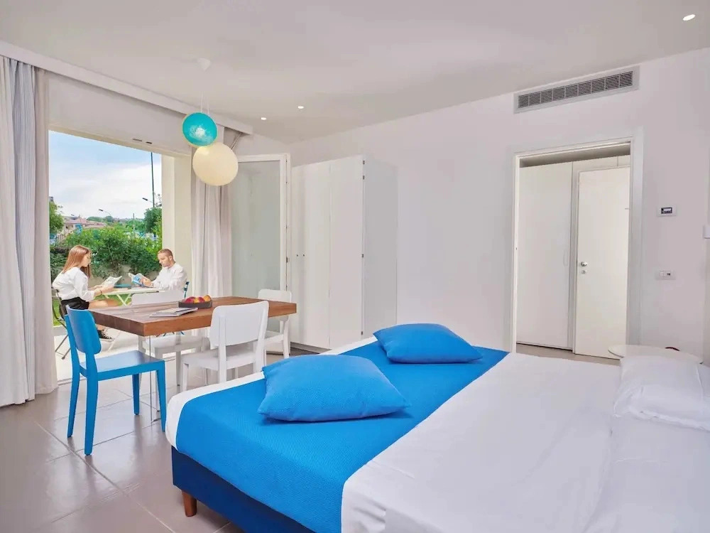 Hotel with panoramic swimming pool in porto San Paolo