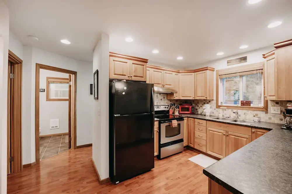 Mt Baker Rim Cabin 24 - Hot Tub, Wifi, Air Conditioning, Sleeps 8