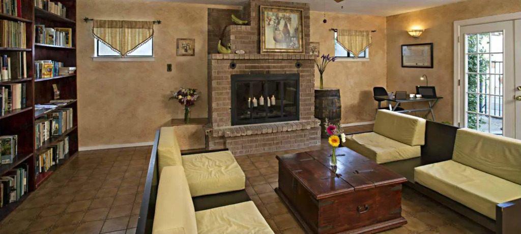 Lakehouse Bed and Breakfast