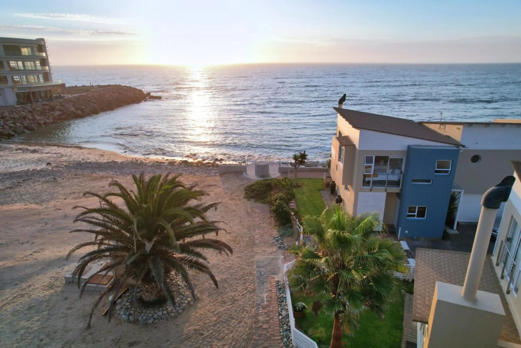 Waterfront Edge B5