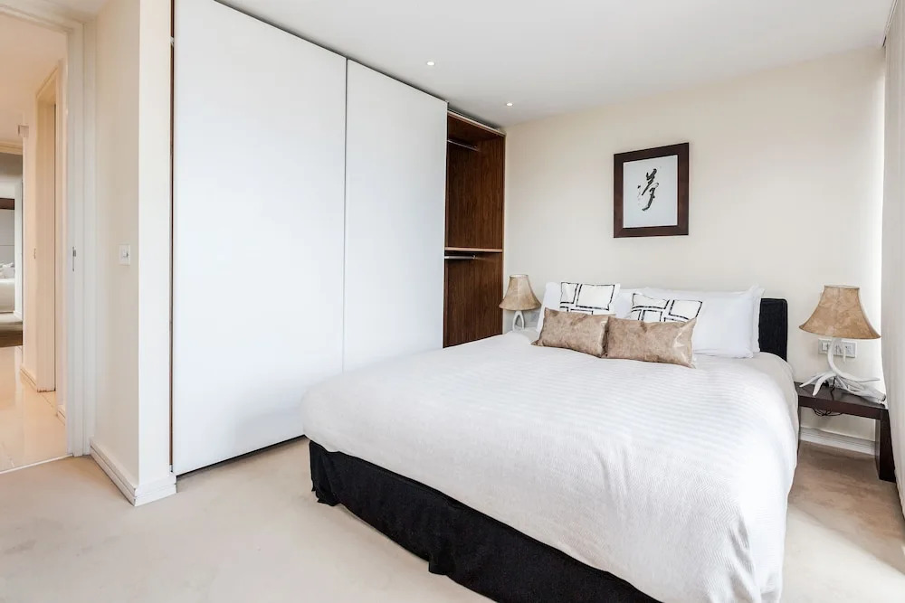 Oakwood at Point West Hotel