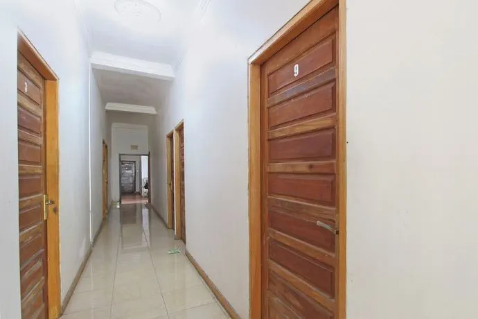 OYO 92821 Wisma Zahira 2 Syariah