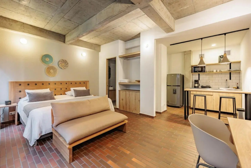 The Somos Flats Laureles