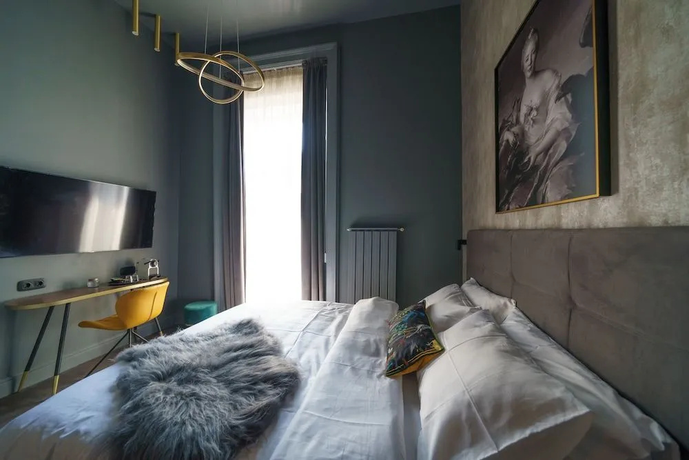 Leo Boutique Rooms