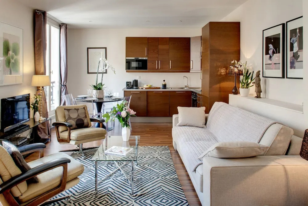 EUROPEA Eiffel Tower View Residence