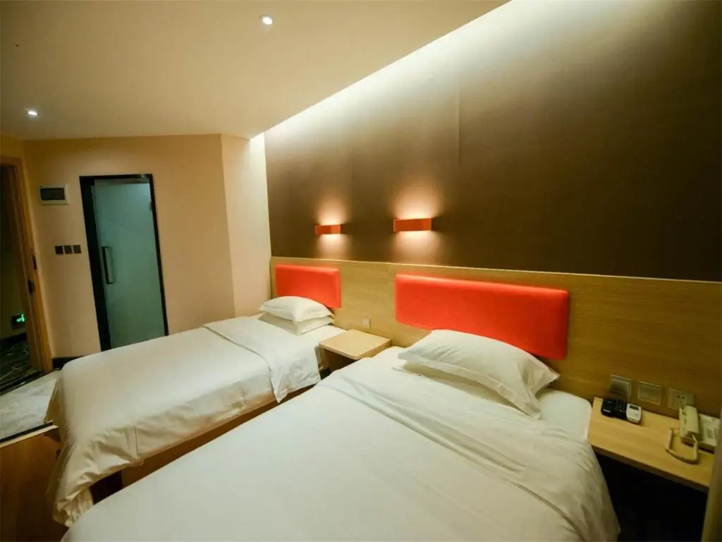 7Days Premium Dalian Xinghai Square Xian Road Subway Station Branch