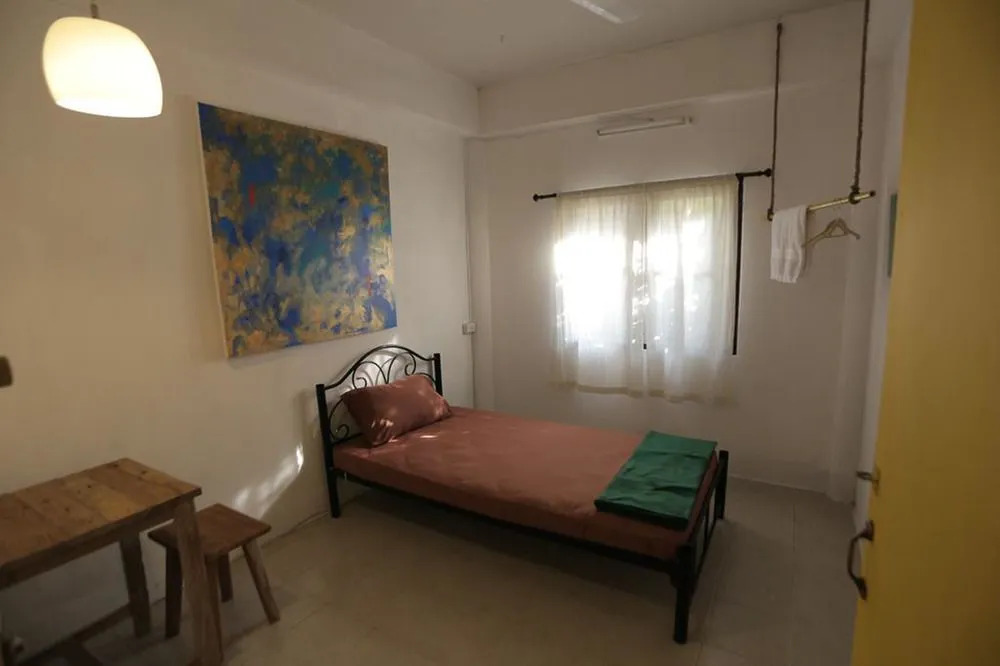 Maroom Art Hostel