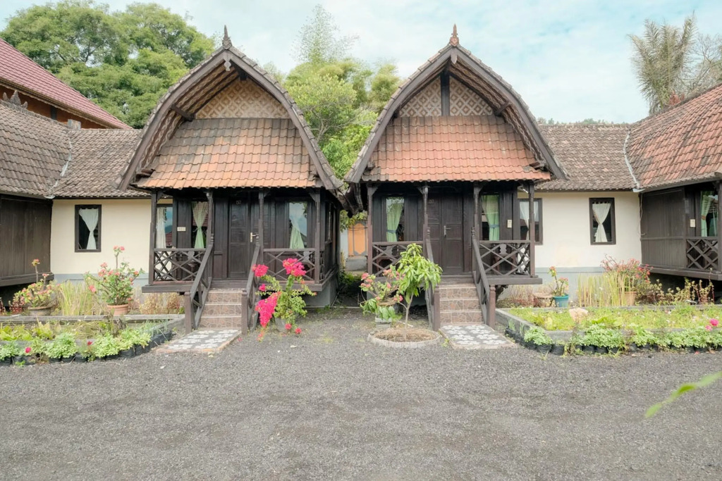 Resto Apung and Bungalow Kedisan Batur Lake View RedPartner