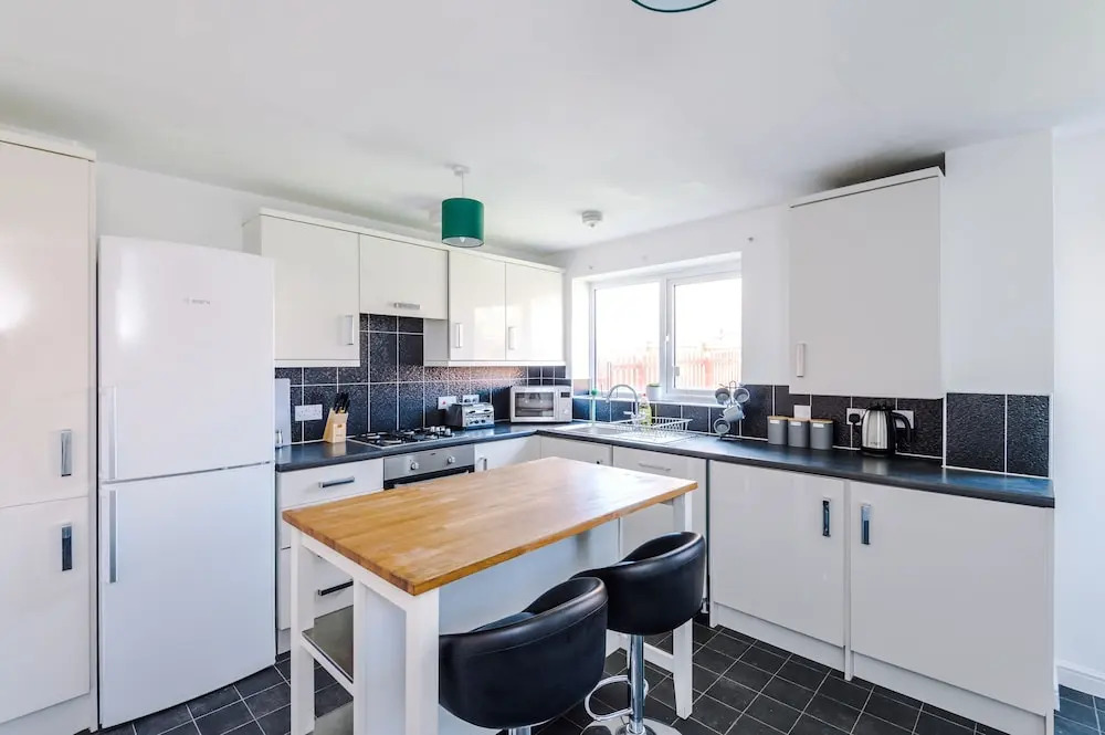 5 Bed House Manchester by MCR Dens