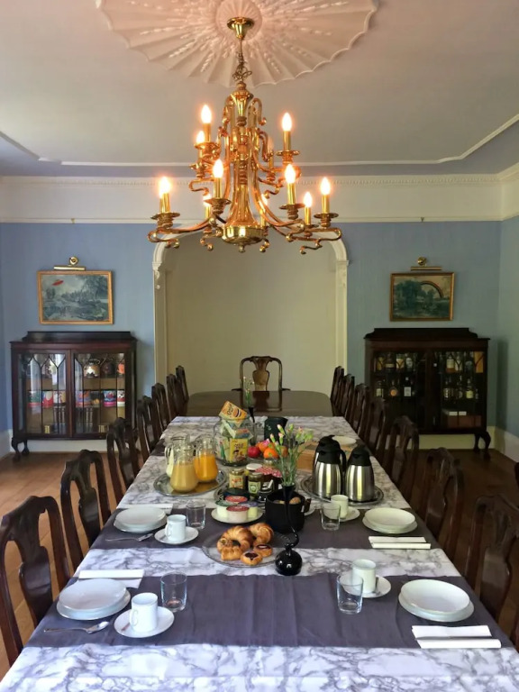 Walltree House