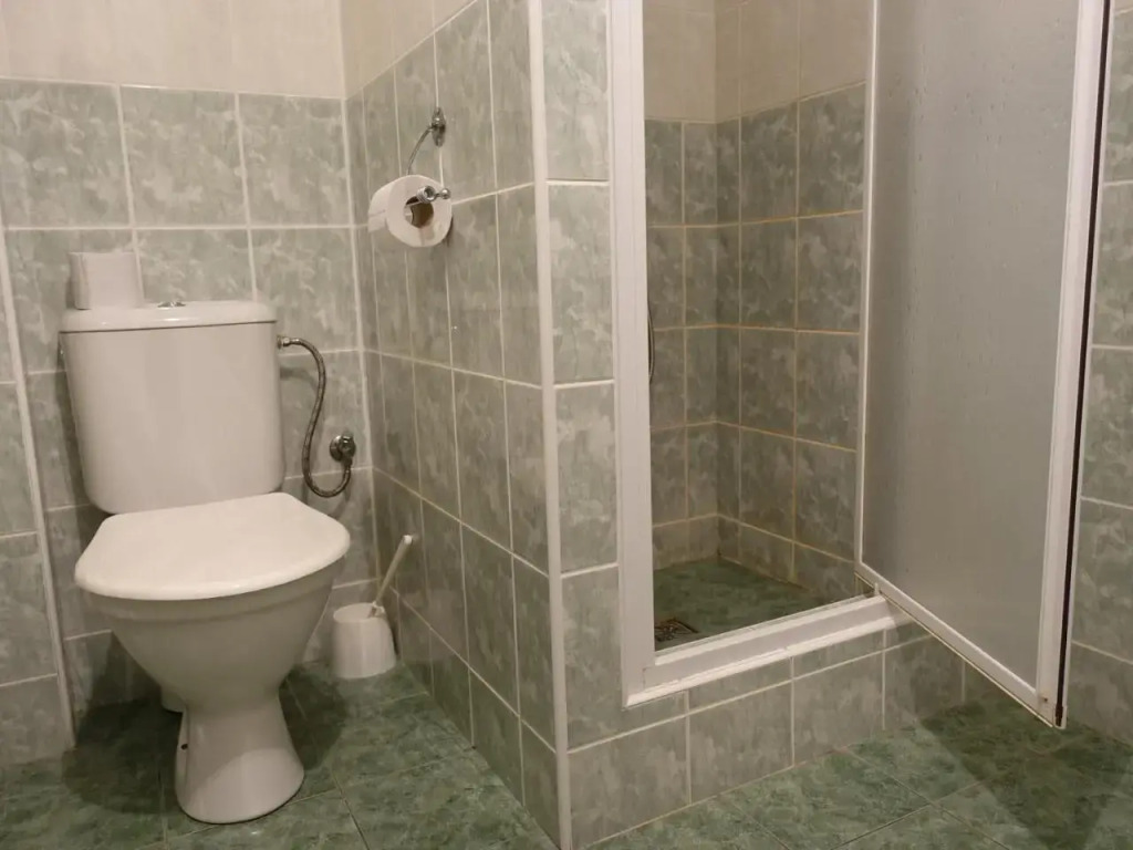 Welcoming Holiday Home With Private Garden, Heating, Parking