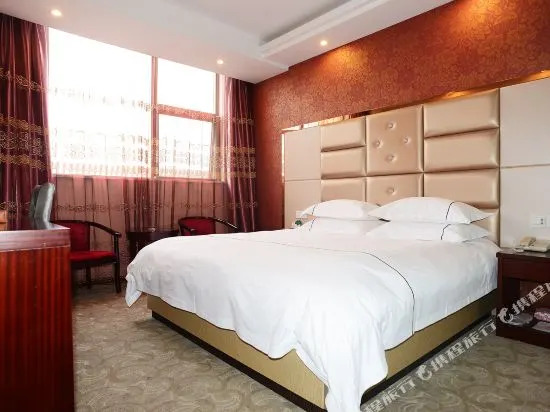 Liquan Business Hotel