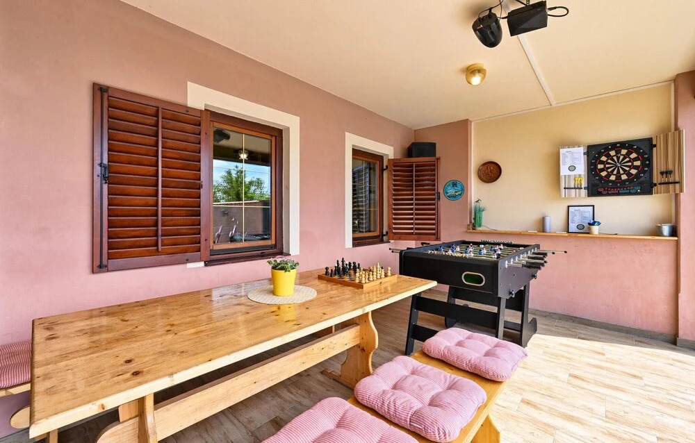 Awesome Home in Krapinske Toplice With Sauna, Wifi and 2 Bedrooms