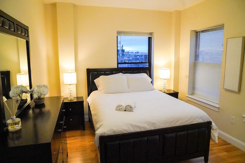 Luxury 2 Bedroom - 2 Bath Apartment Fenway- Boston