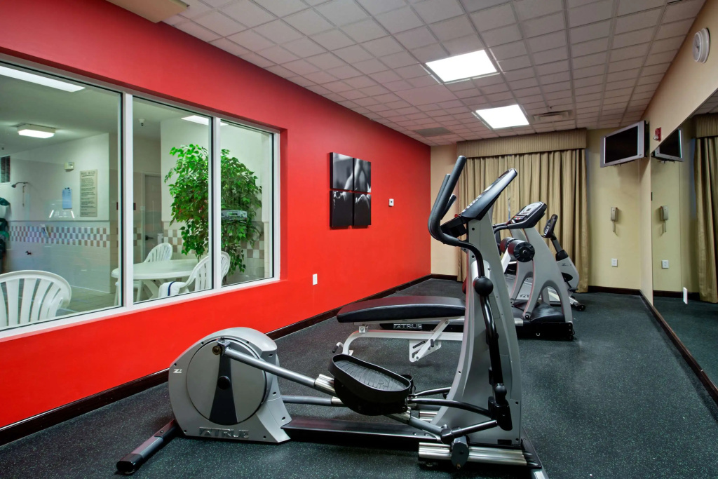 Country Inn & Suites by Radisson, Newport News South, VA