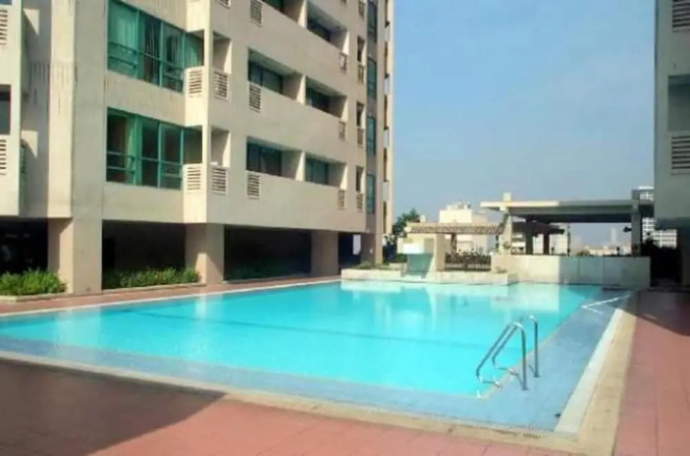 Robinsons Studio W Balcony Rpr03