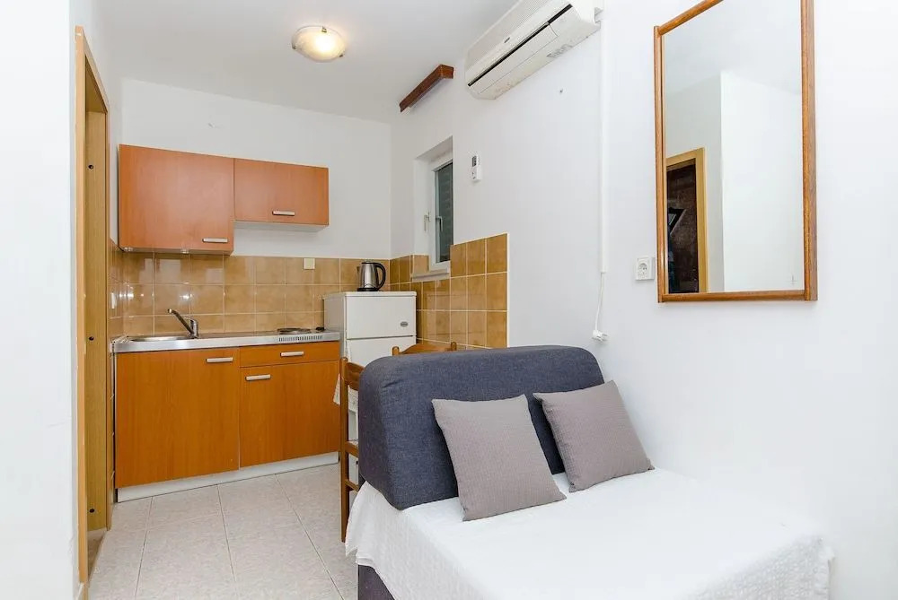 Apartments and Room Nada