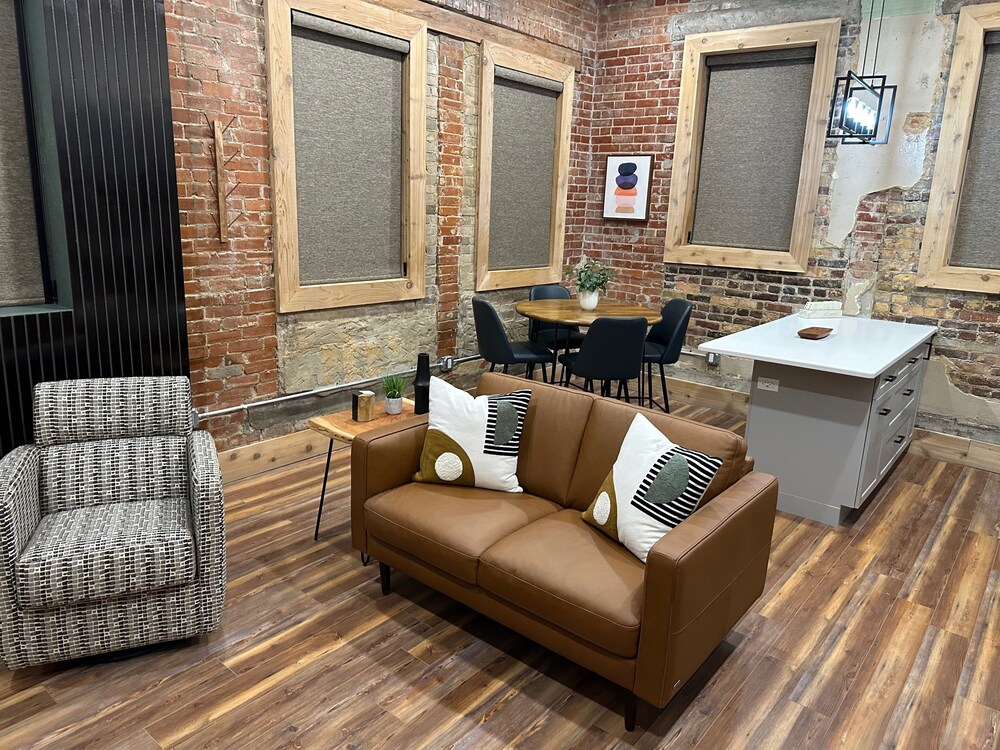 Brick Street Hotel