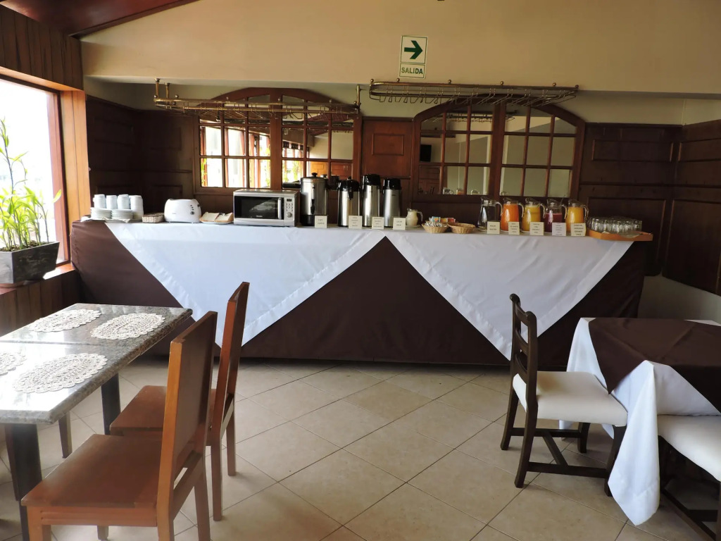 Epiqus Hotel