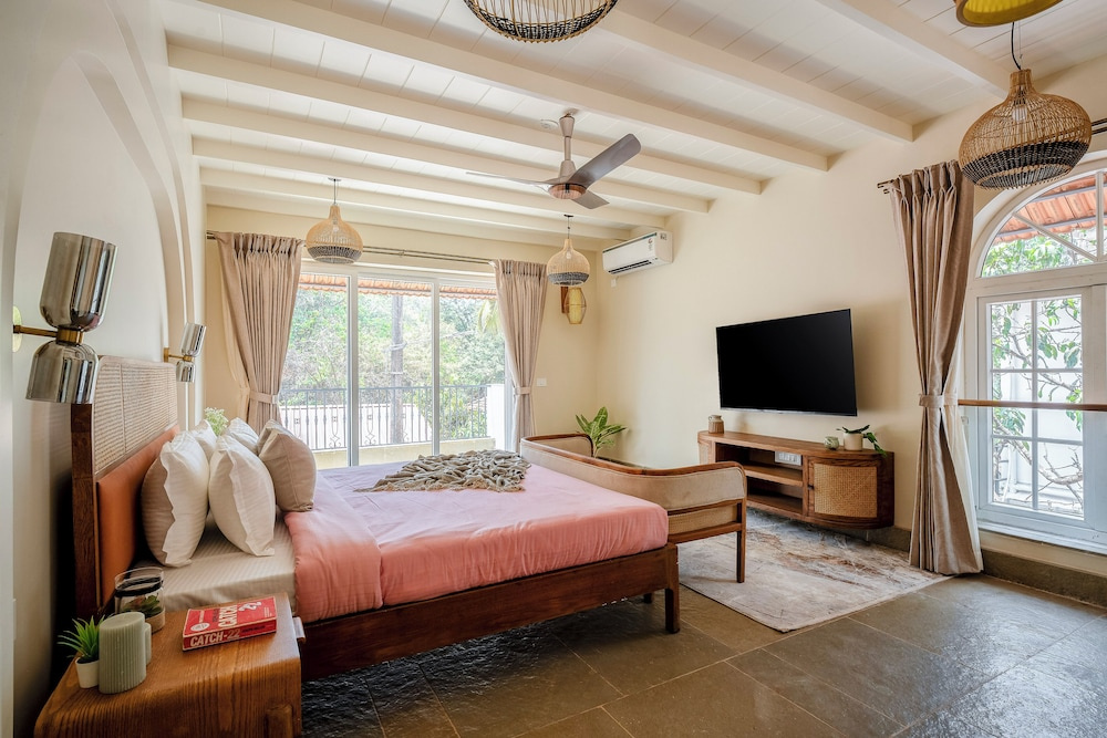 Staymaster White Castle-3BHK | Pvt Pool | Vagator