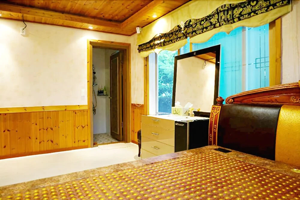 Anmyeondo Pinetree Villa Pension