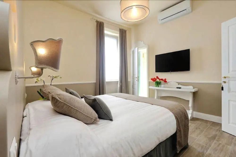 Flavius B&B