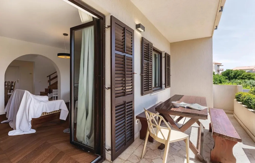 Amazing Apartment in Medulin With 4 Bedrooms, Wifi and Outdoor Swimming Pool