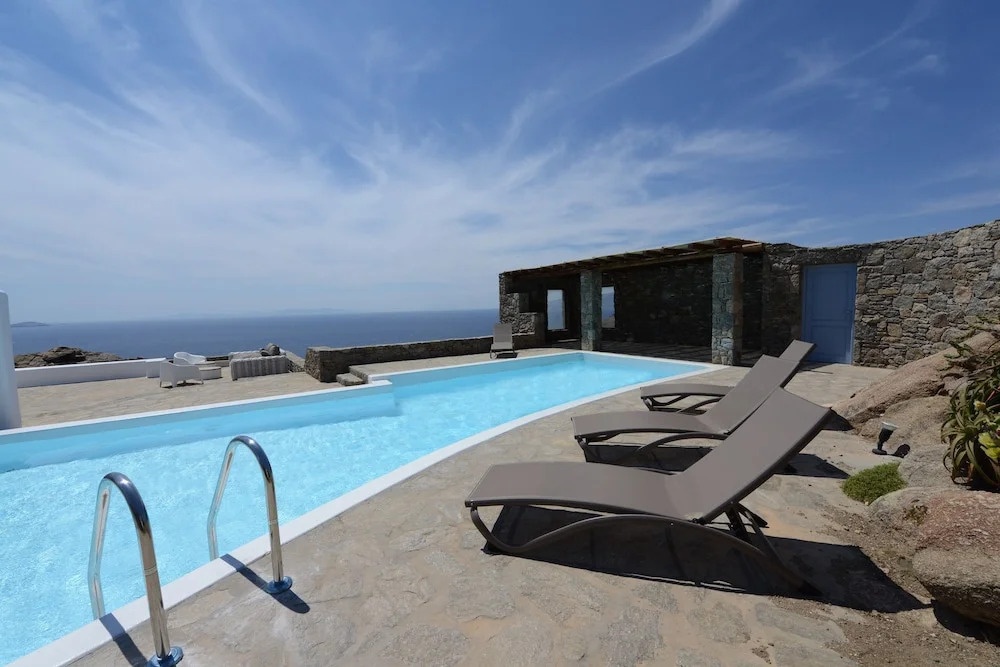 Villa Crystal
