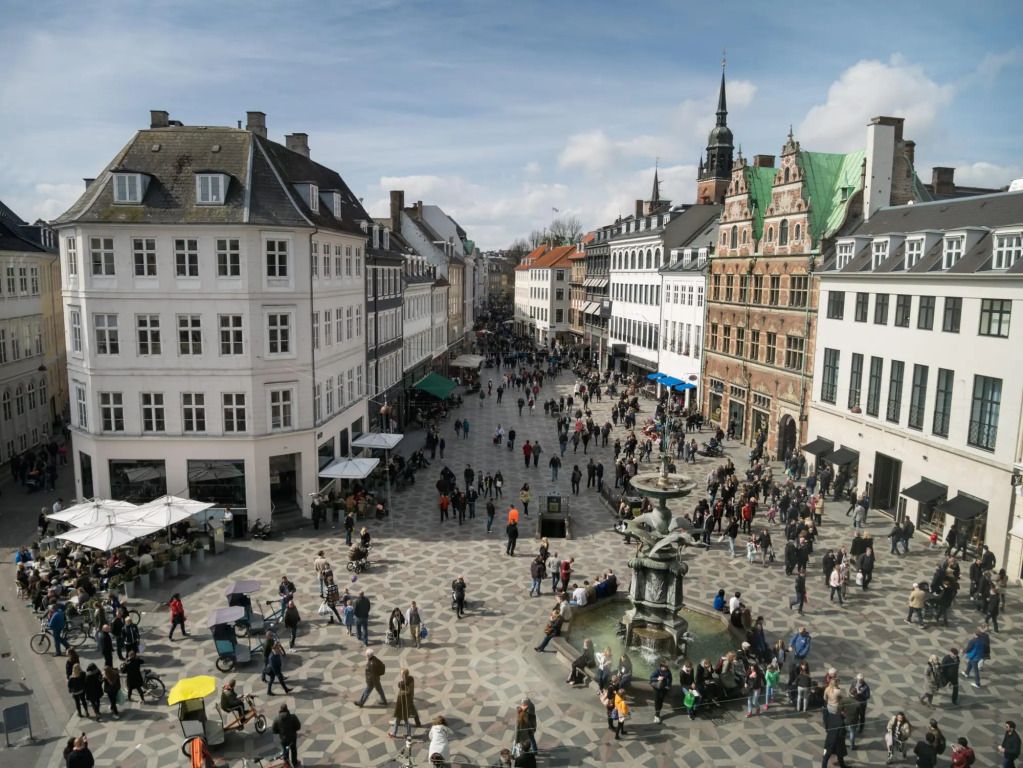 102m Apt. Heart of Copenhagen, 100m to the Metro