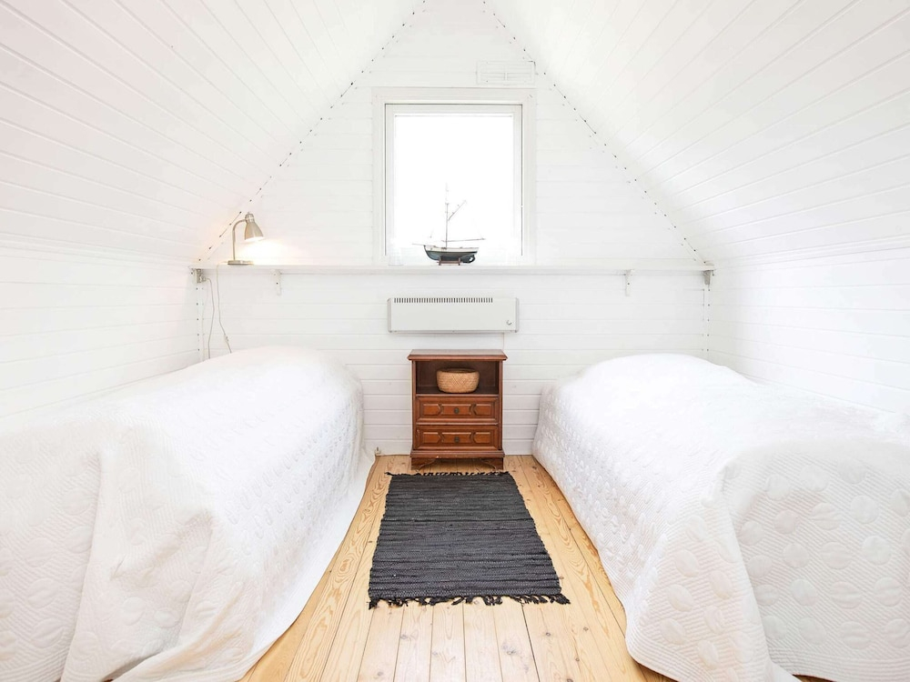 6 Person Holiday Home in Follenslev