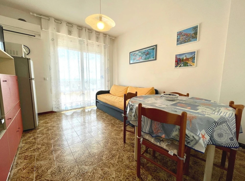 Welcoming Flat With Large Balcony