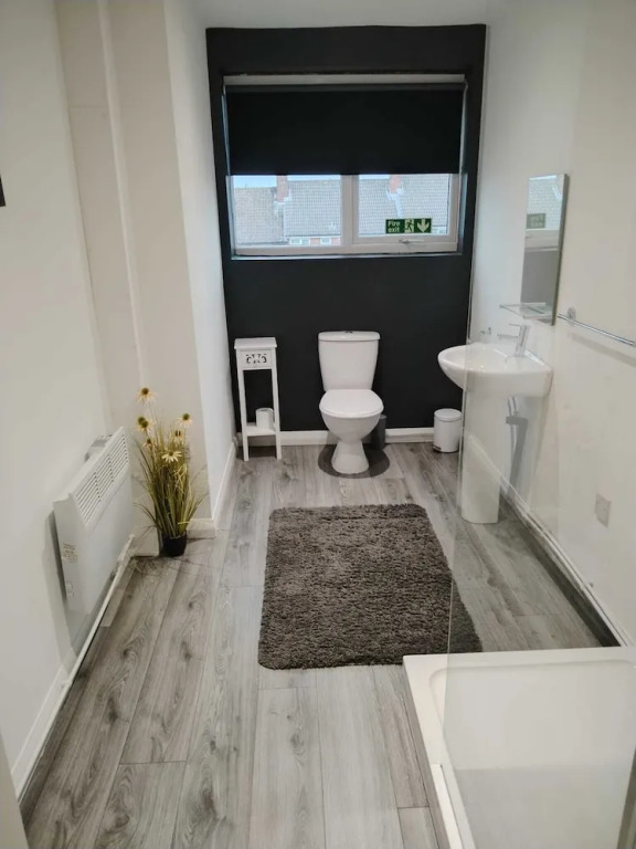 Immaculate 4-bed Apartment in Liverpool