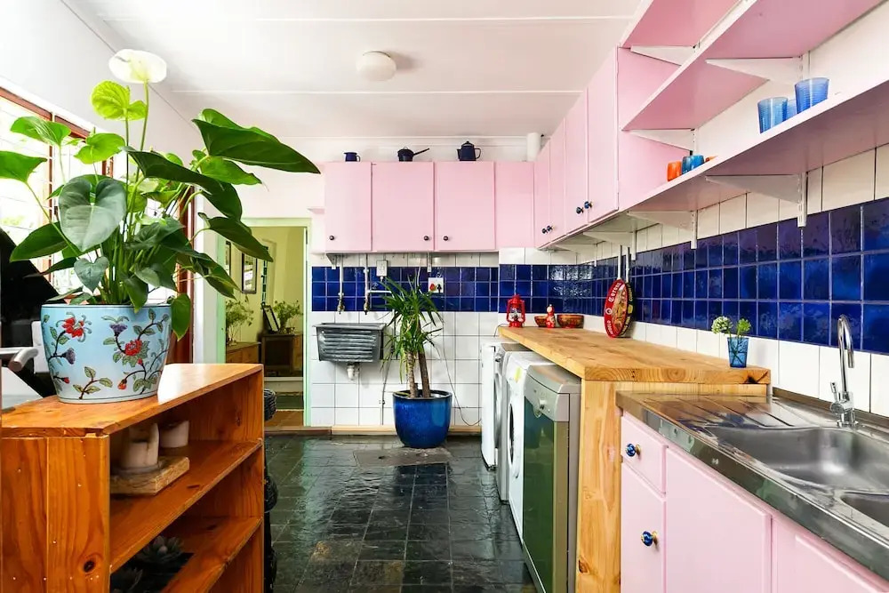 Faure Street 20(No Front Desk Contact The Property 5 Days In Advance)