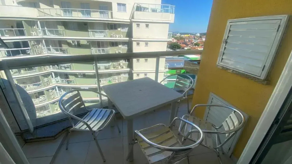 Beto Carrero, 2 Quartos, 1 vaga, Home Club Completo, Ar e Smart TV, Piscina, na quadra do mar