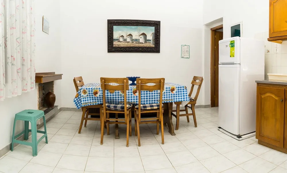 Annas Studios & Apartments