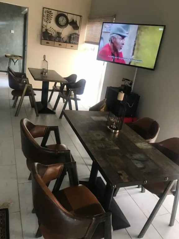 Luxlusive Guest House
