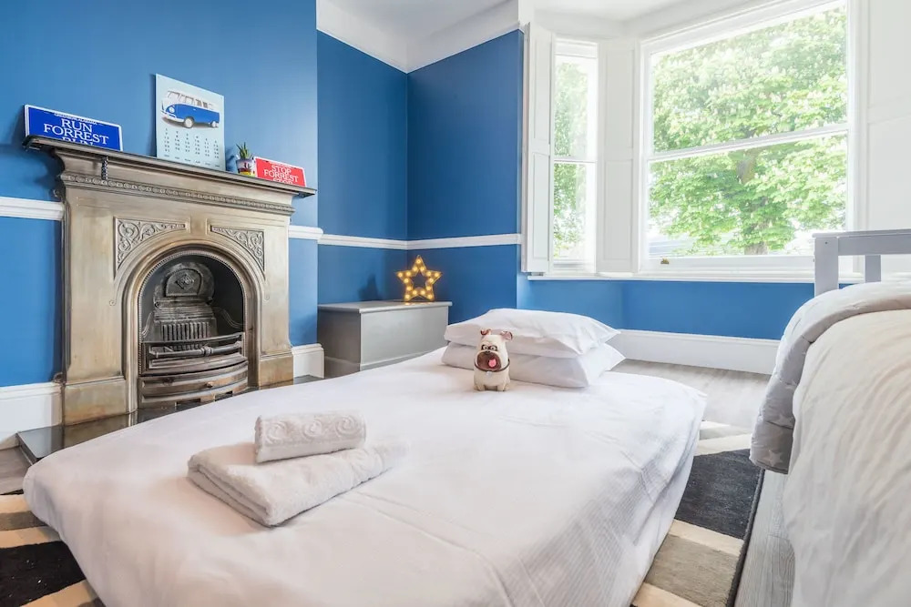Stylish Family Home by Twickenham Stadium