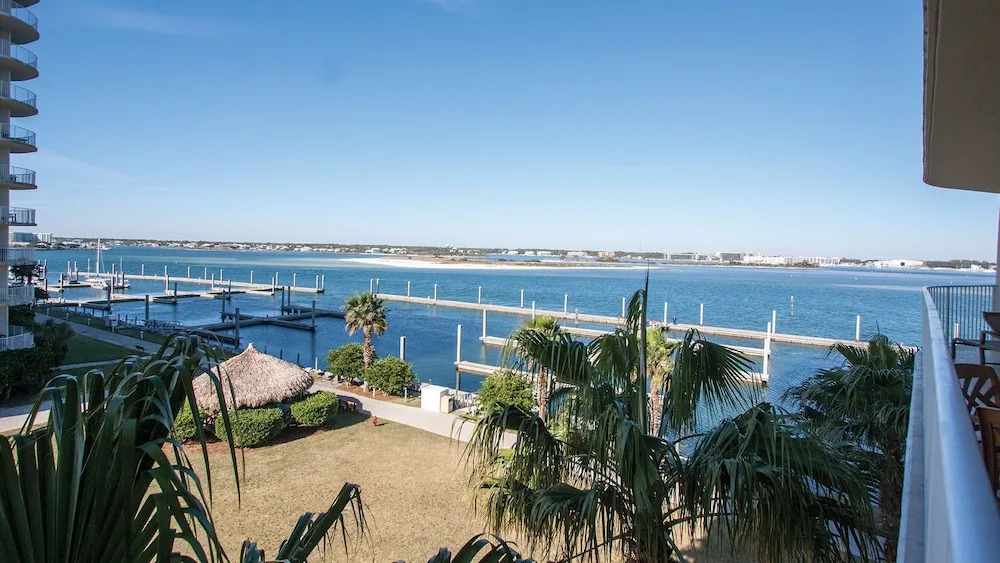 Two Bedroom Condo With Bay Views - Unit Crc0301