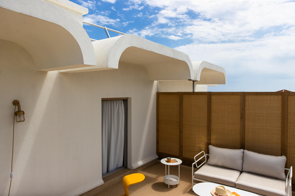 MOB HOTEL Cannes