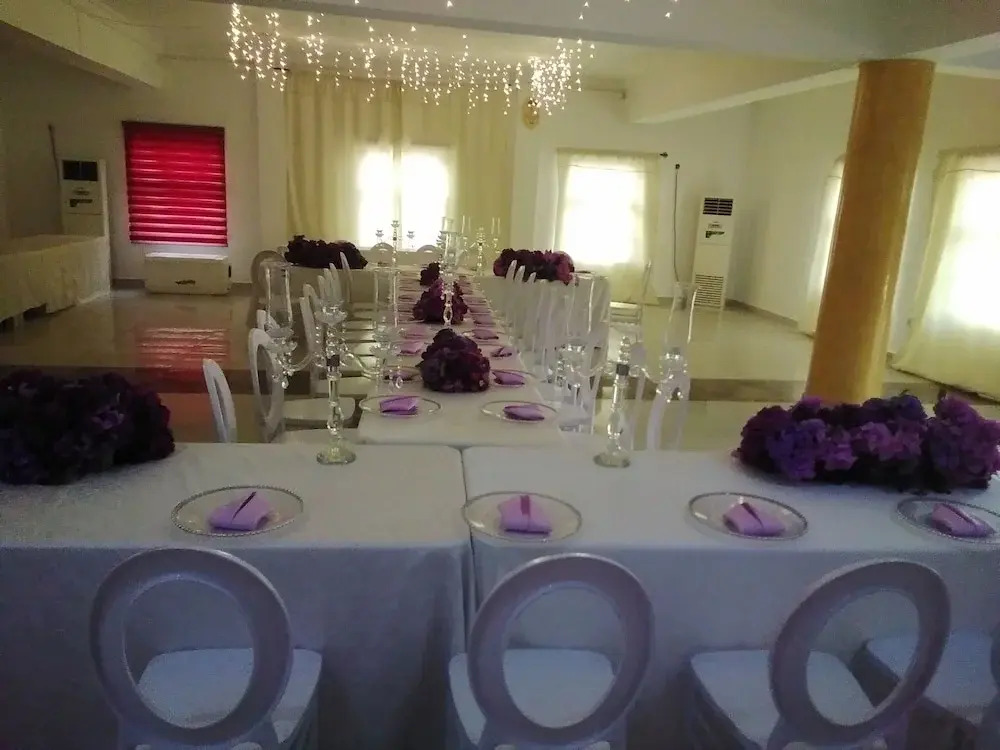 Roses Regency Hotel & Suites