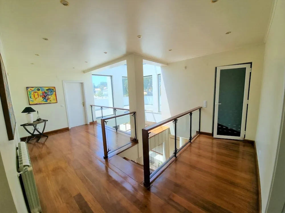 Villa Fati in Pen Nsula de Tr ia