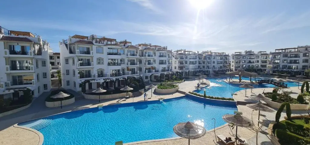 Amazing 5 Bedroom Villa with Private Swimming pool