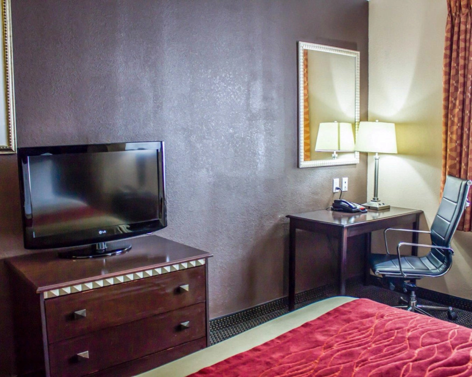 Travelodge by Wyndham Ozone Park