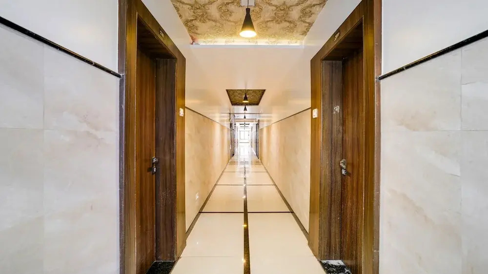 FabHotel Kiara Govind Park