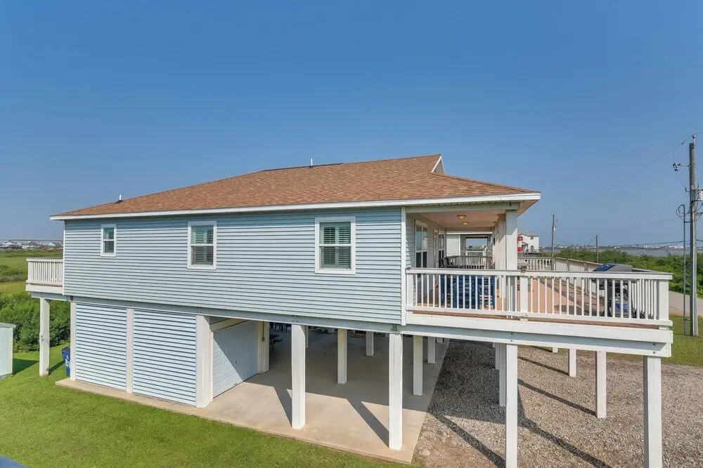 Walk to Shore: Surfside Beach Home w/ Bay Views
