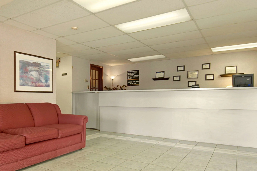Super 8 by Wyndham Red Deer