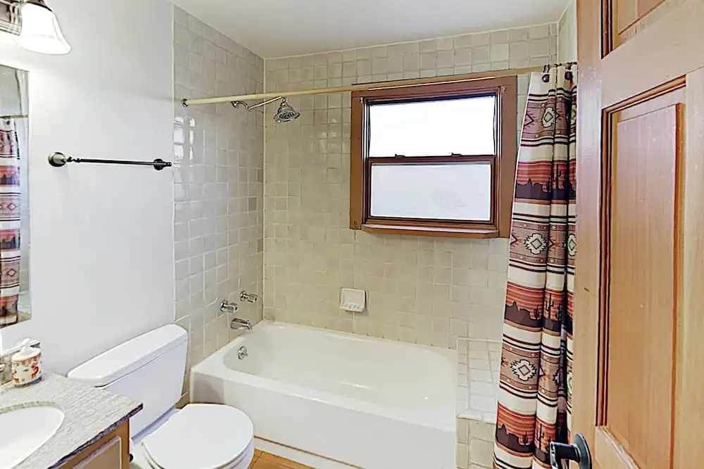 Southwest-chic W/ Private Yard 2 Bedroom Condo