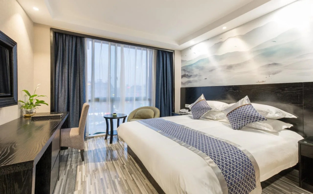 Yiwu Midi Hotel